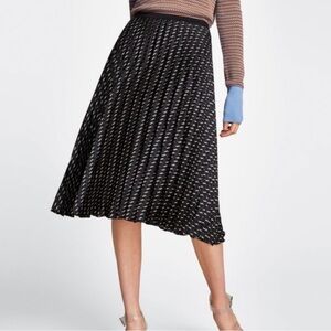 Zara Black and White Patterned A-Line Skirt